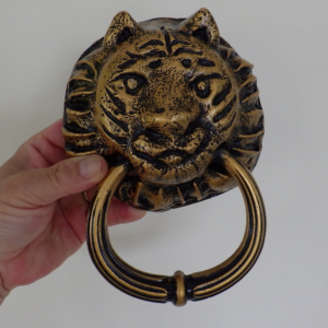 Cast-aluminum-tiger-head-shaped-gate-handle